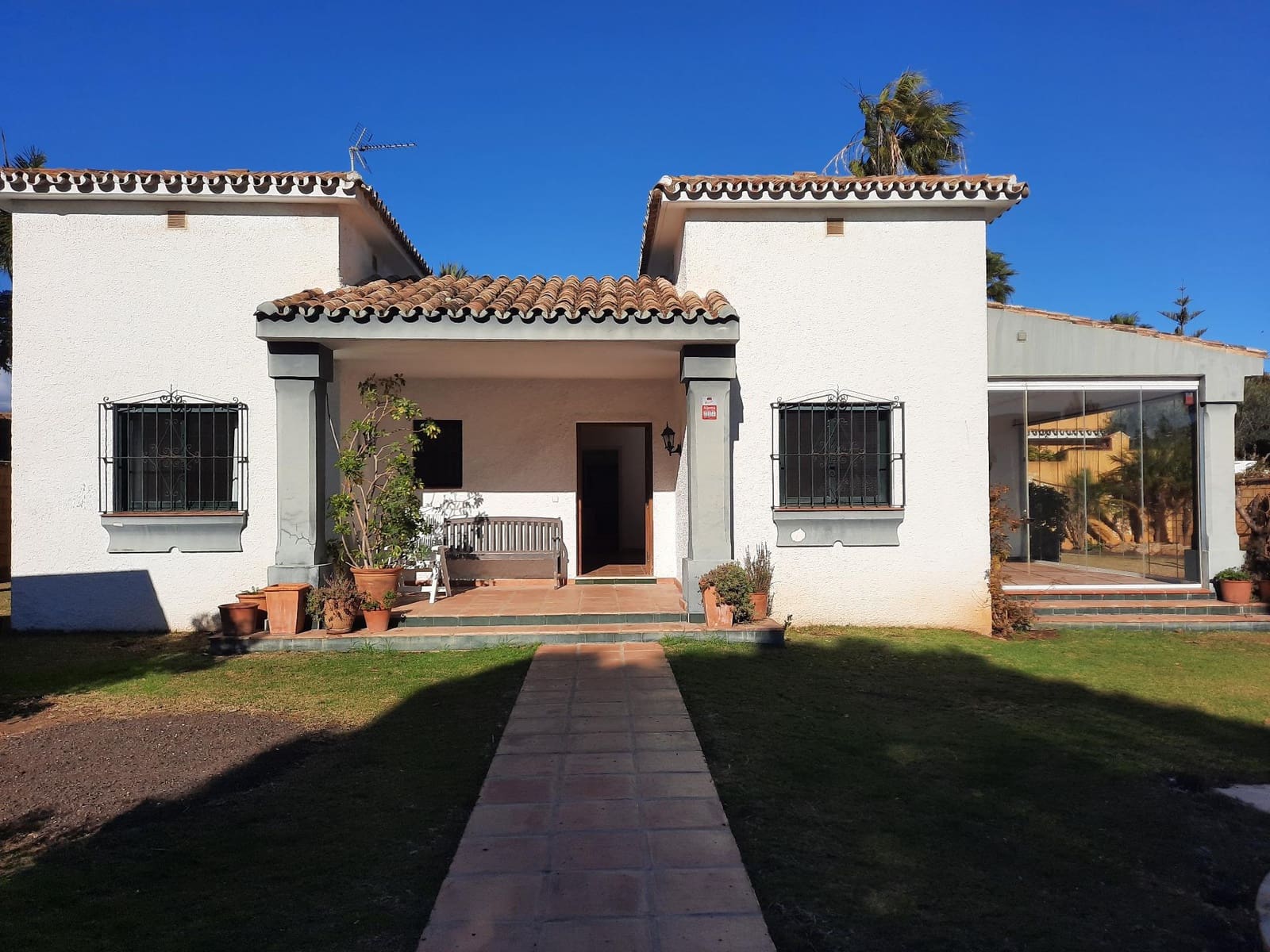 4 makuuhuone Huvila vuokrattavana paikassa Marbella mukana uima-altaan 
autotalli - 5 000 € (Ref: 9820423)