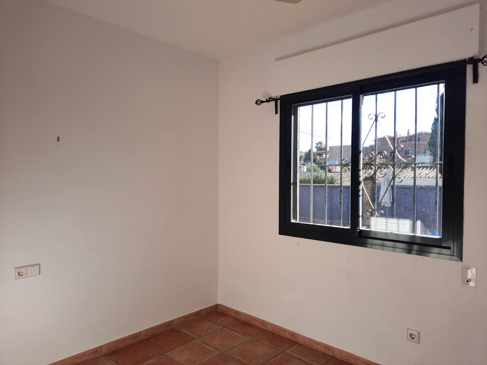 4 makuuhuone Huvila vuokrattavana paikassa Marbella mukana uima-altaan 
autotalli - 5 000 € (Ref: 9820423)