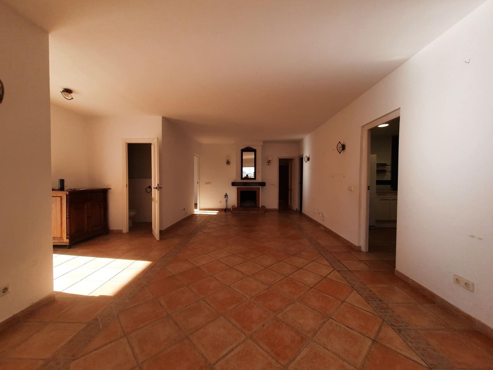 4 makuuhuone Huvila vuokrattavana paikassa Marbella mukana uima-altaan 
autotalli - 5 000 € (Ref: 9820423)