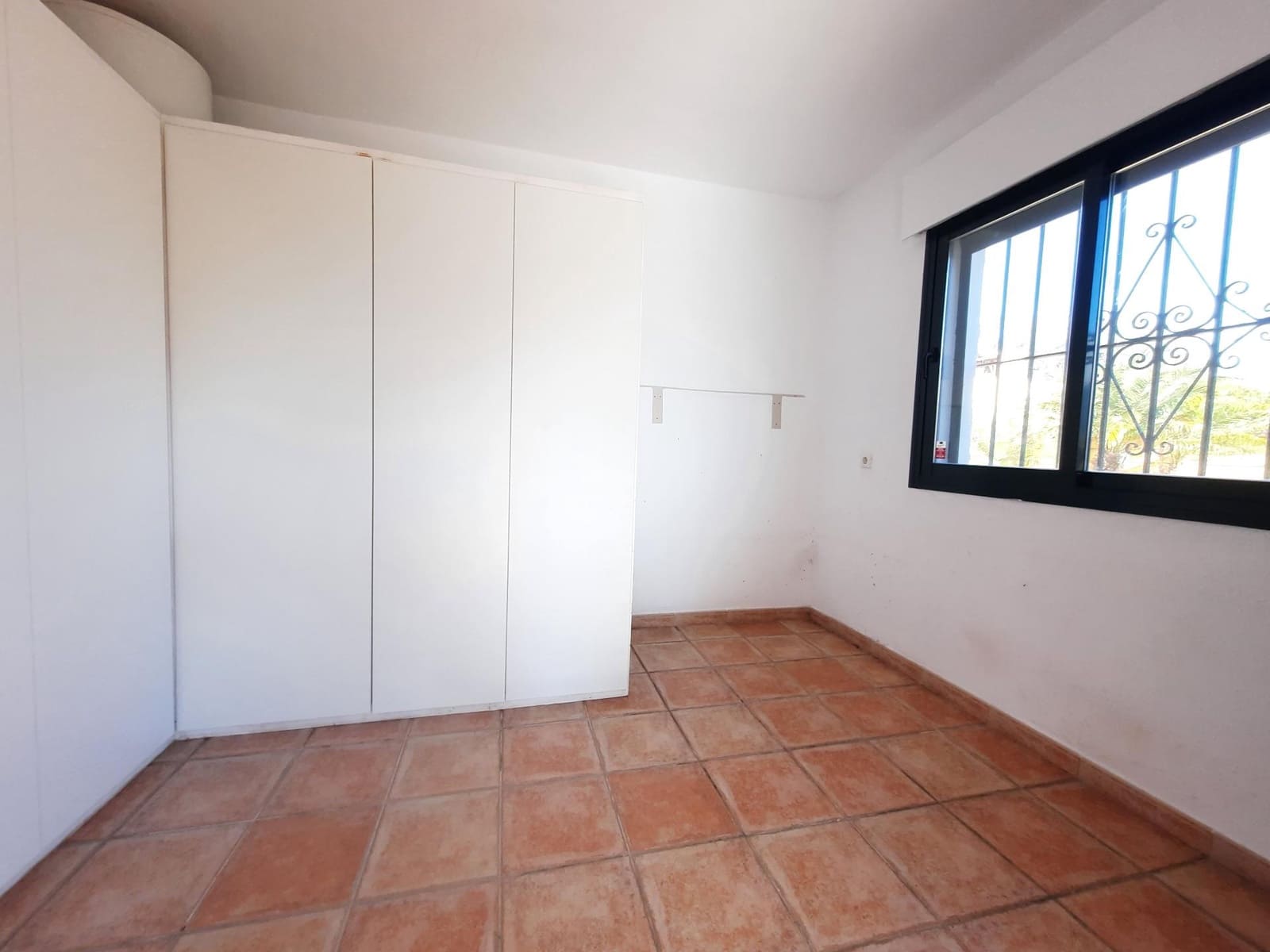 4 makuuhuone Huvila vuokrattavana paikassa Marbella mukana uima-altaan 
autotalli - 5 000 € (Ref: 9820423)