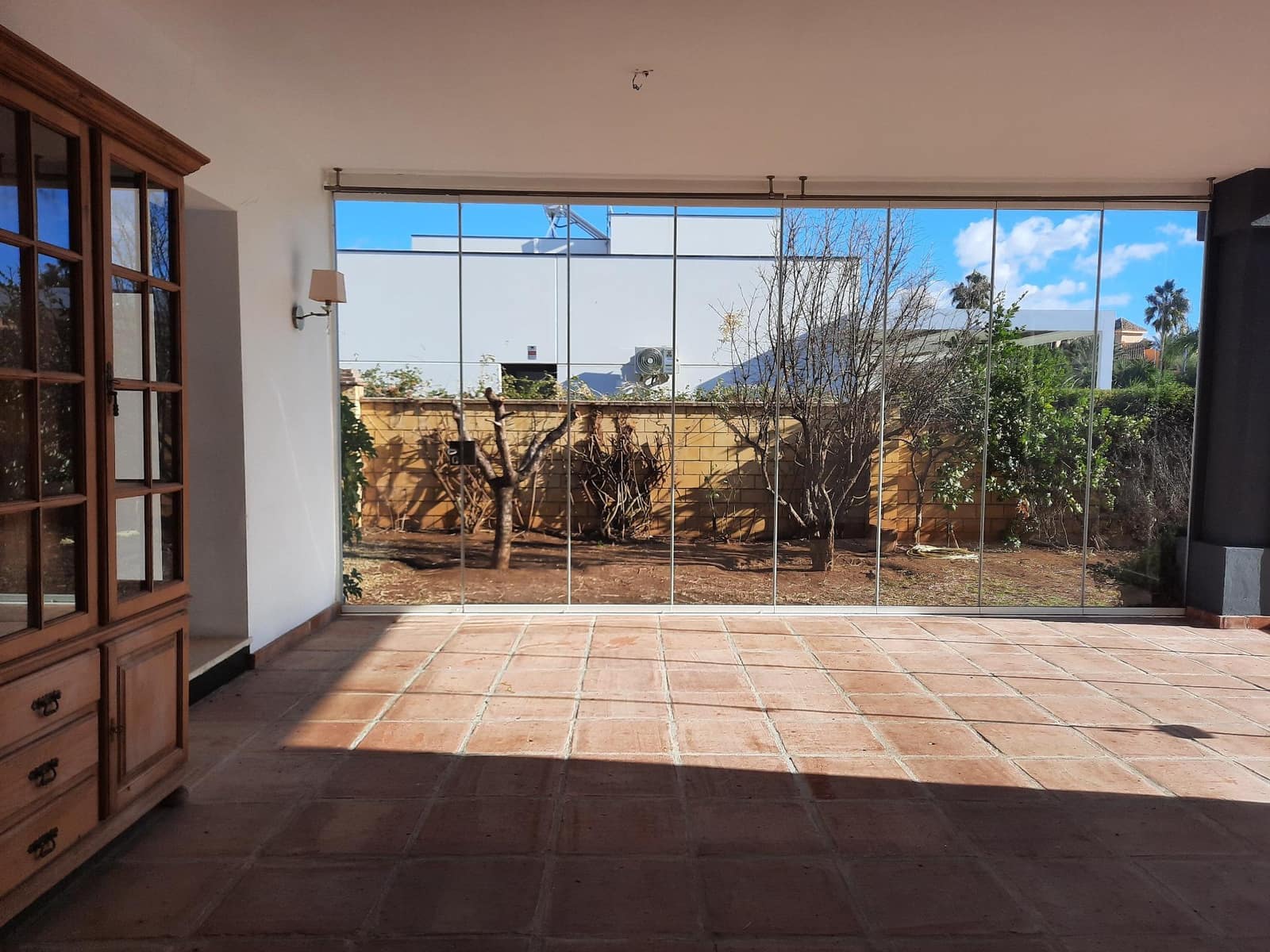 4 makuuhuone Huvila vuokrattavana paikassa Marbella mukana uima-altaan 
autotalli - 5 000 € (Ref: 9820423)