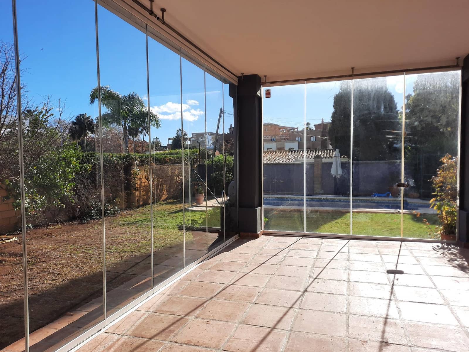 4 makuuhuone Huvila vuokrattavana paikassa Marbella mukana uima-altaan 
autotalli - 5 000 € (Ref: 9820423)