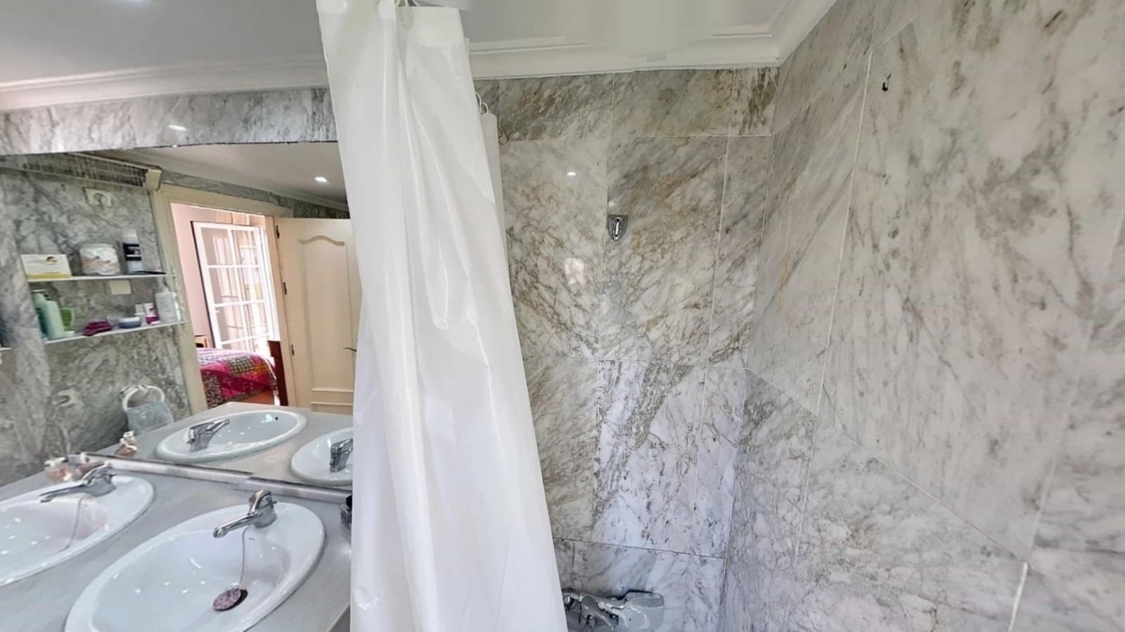 Pareado de 5 habitaciones en New Golden Mile en venta con piscina garaje - 479.000 € (Ref: 9820424)