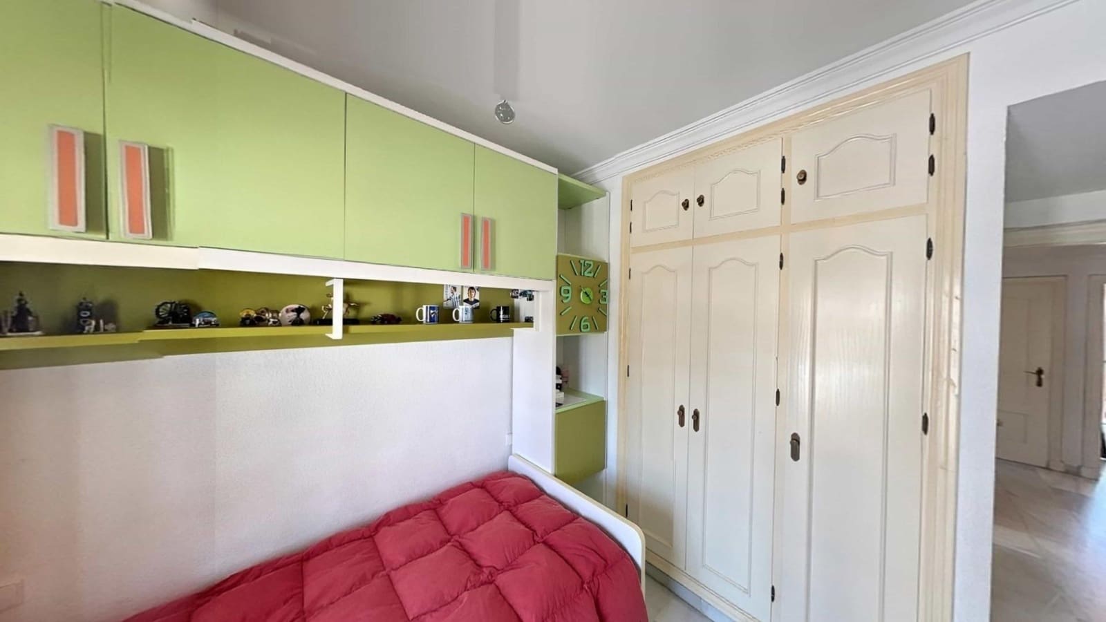 Pareado de 5 habitaciones en New Golden Mile en venta con piscina garaje - 479.000 € (Ref: 9820424)