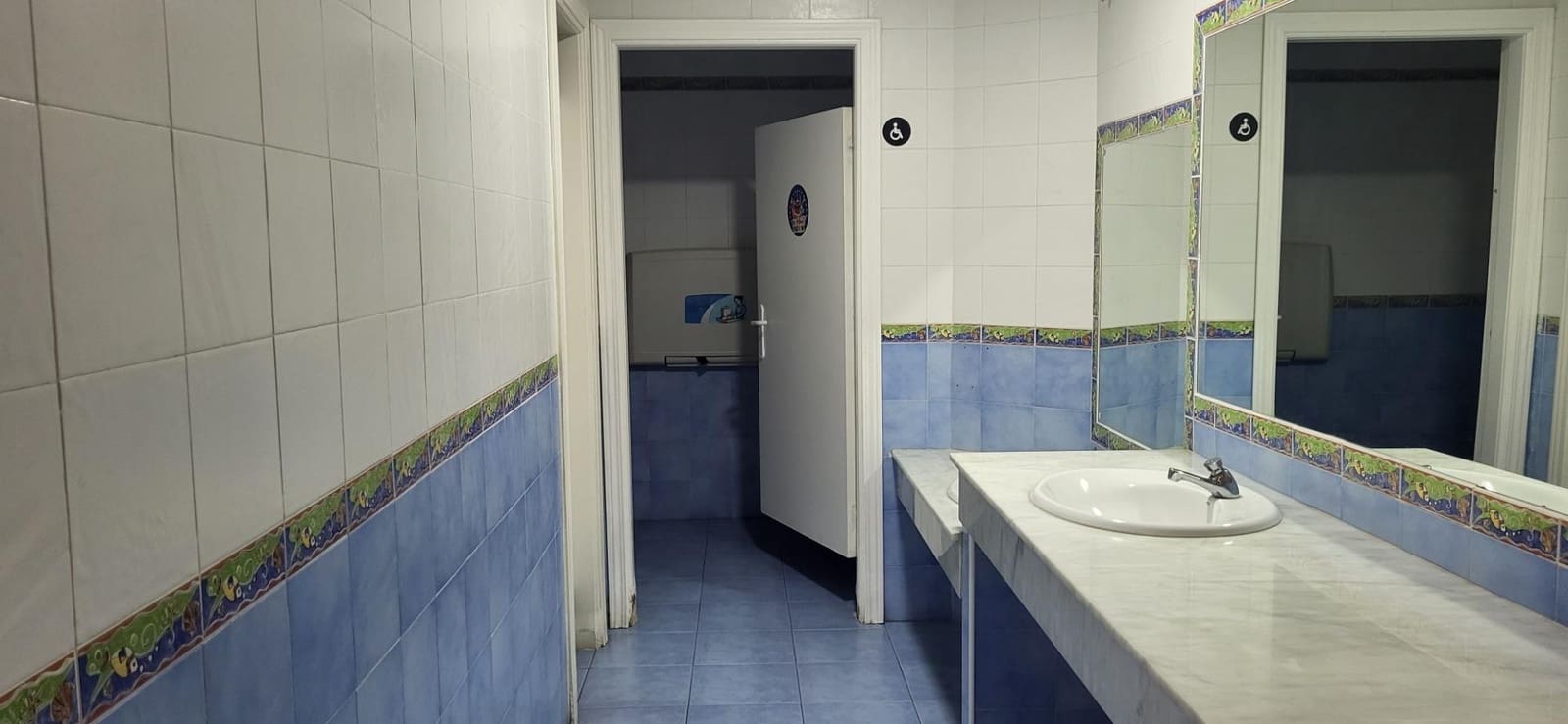Negocio de 1 habitación en San Pedro de Alcantara en venta - 150.000 € (Ref: 9822834)