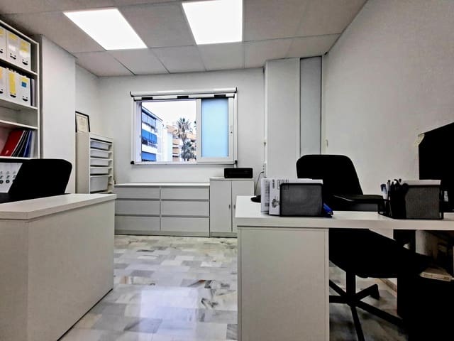 Office for rent in San Pedro de Alcantara, Marbella - € 750 (Ref: 9829406)