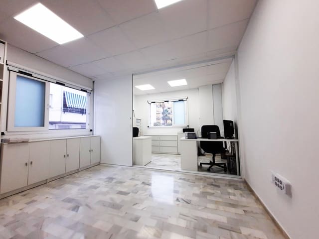 Office for rent in San Pedro de Alcantara, Marbella - € 750 (Ref: 9829406)
