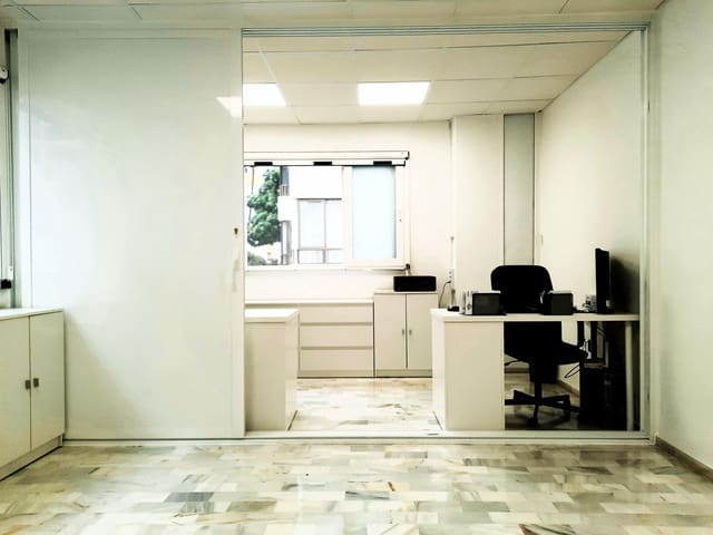 Office for rent in San Pedro de Alcantara, Marbella - € 750 (Ref: 9829406)