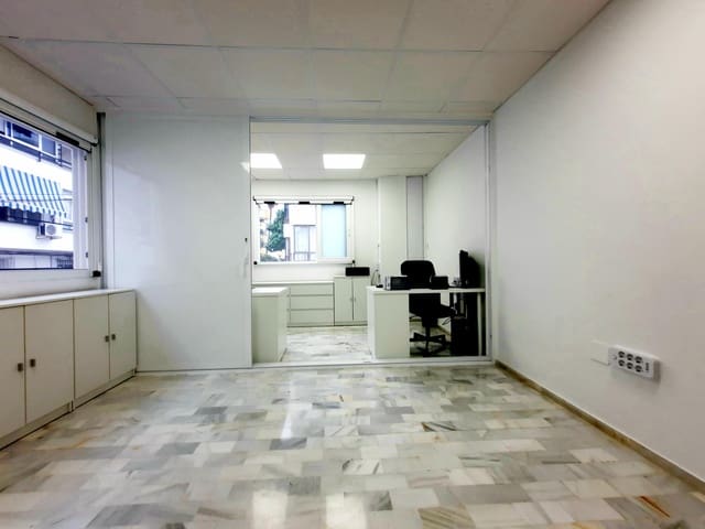 Office for rent in San Pedro de Alcantara, Marbella - € 750 (Ref: 9829406)