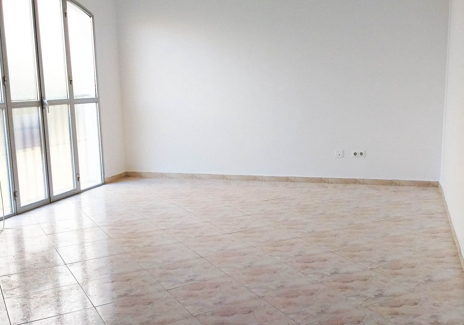 Kommersiell til leie i San Pedro de Alcantara - € 800 (Ref: 9836614)