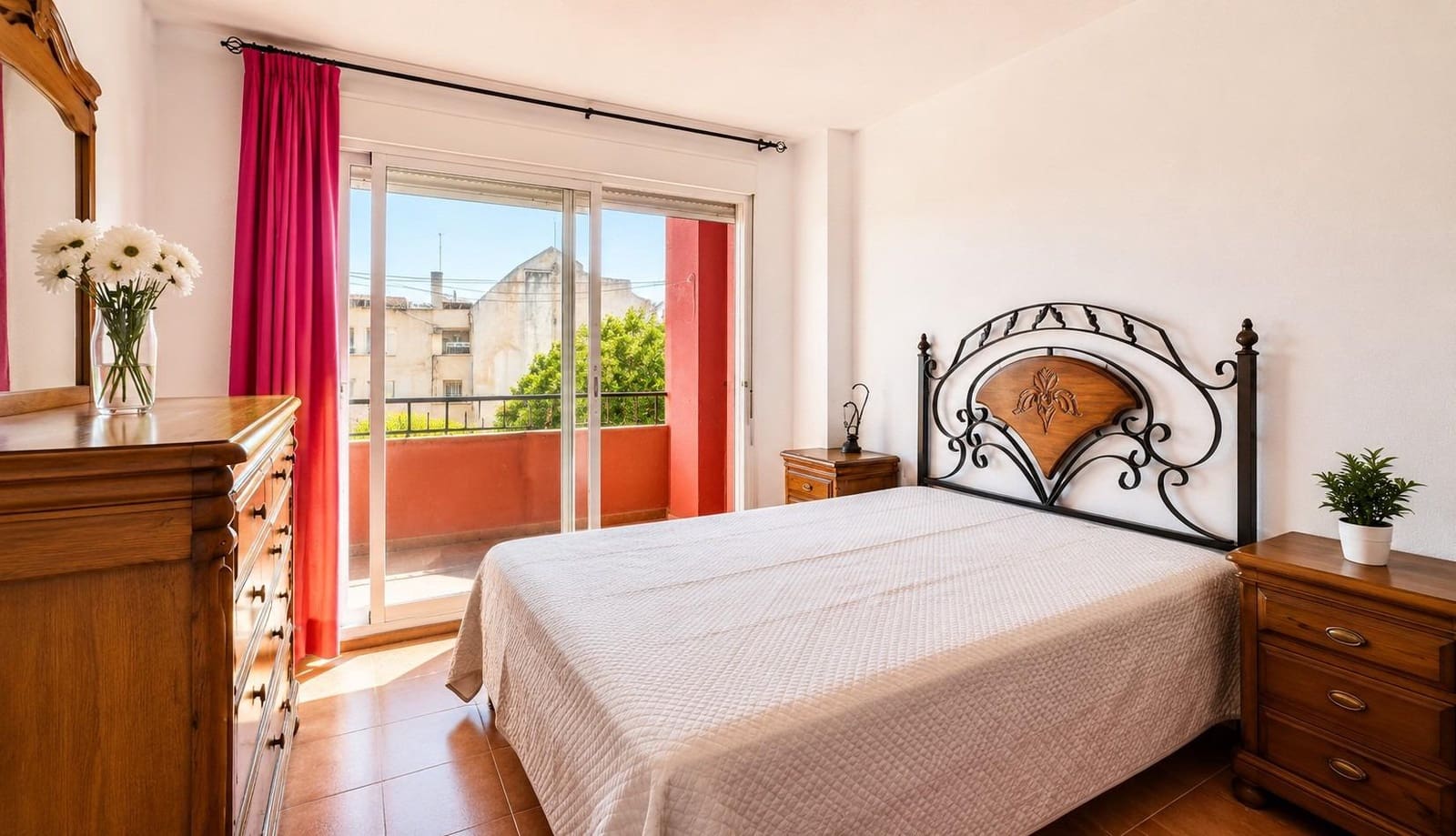 4 bedroom Flat for sale in San Pedro de Alcantara with pool garage - € 440,000 (Ref: 9839619)