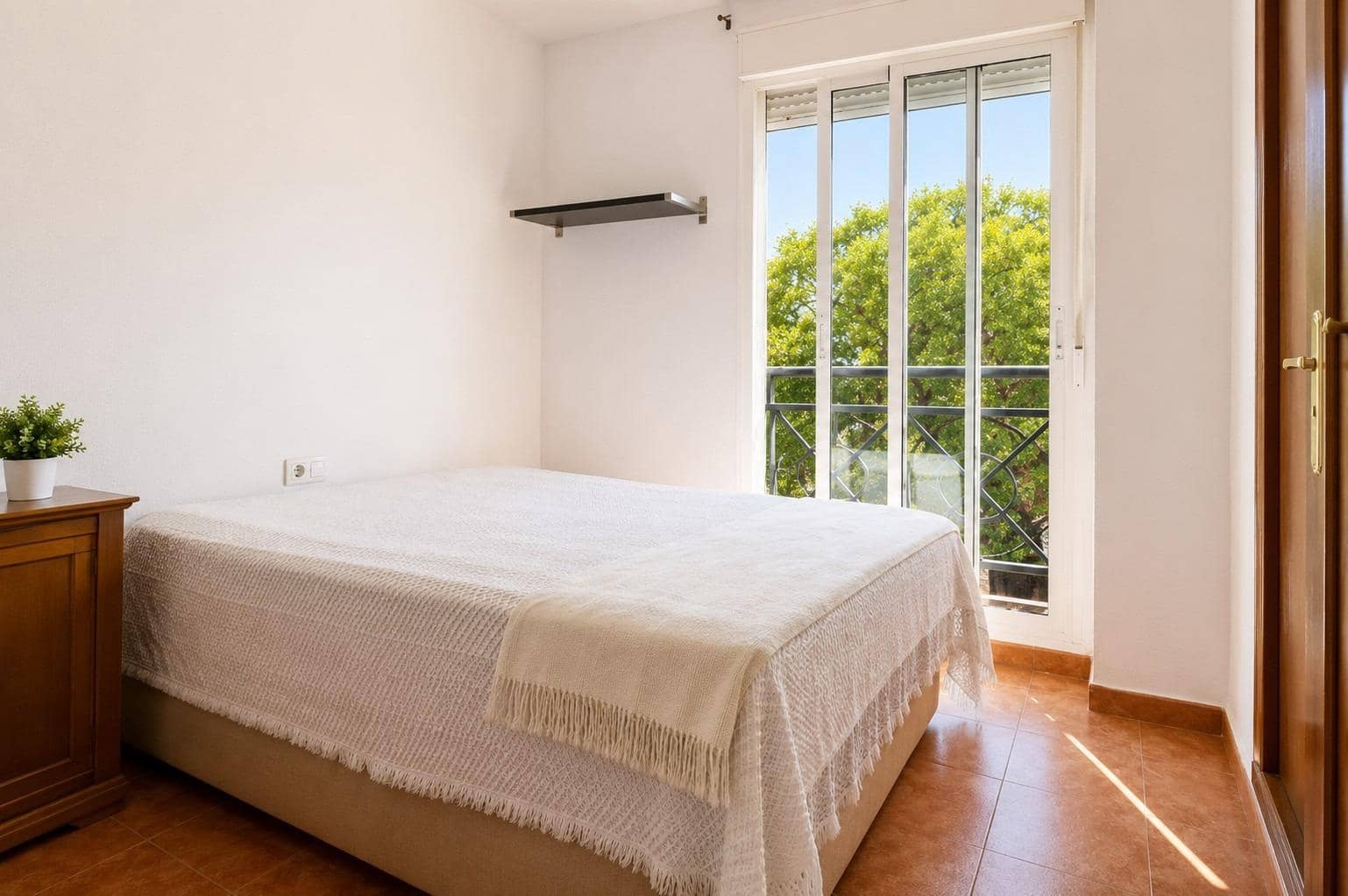 4 bedroom Flat for sale in San Pedro de Alcantara with pool garage - € 440,000 (Ref: 9839619)