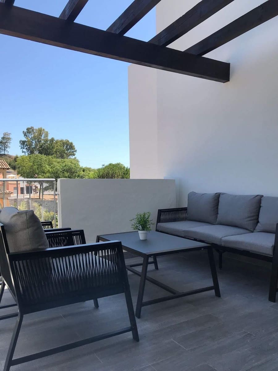 2 bedroom Apartment for sale in San Pedro de Alcantara with pool garage - € 430,000 (Ref: 9860308)