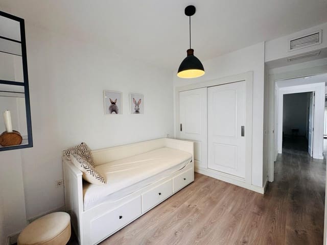 2 soveværelse Lejlighed til salg i San Pedro de Alcantara, Marbella med swimmingpool garage - € 430.000 (Ref: 9860308)
