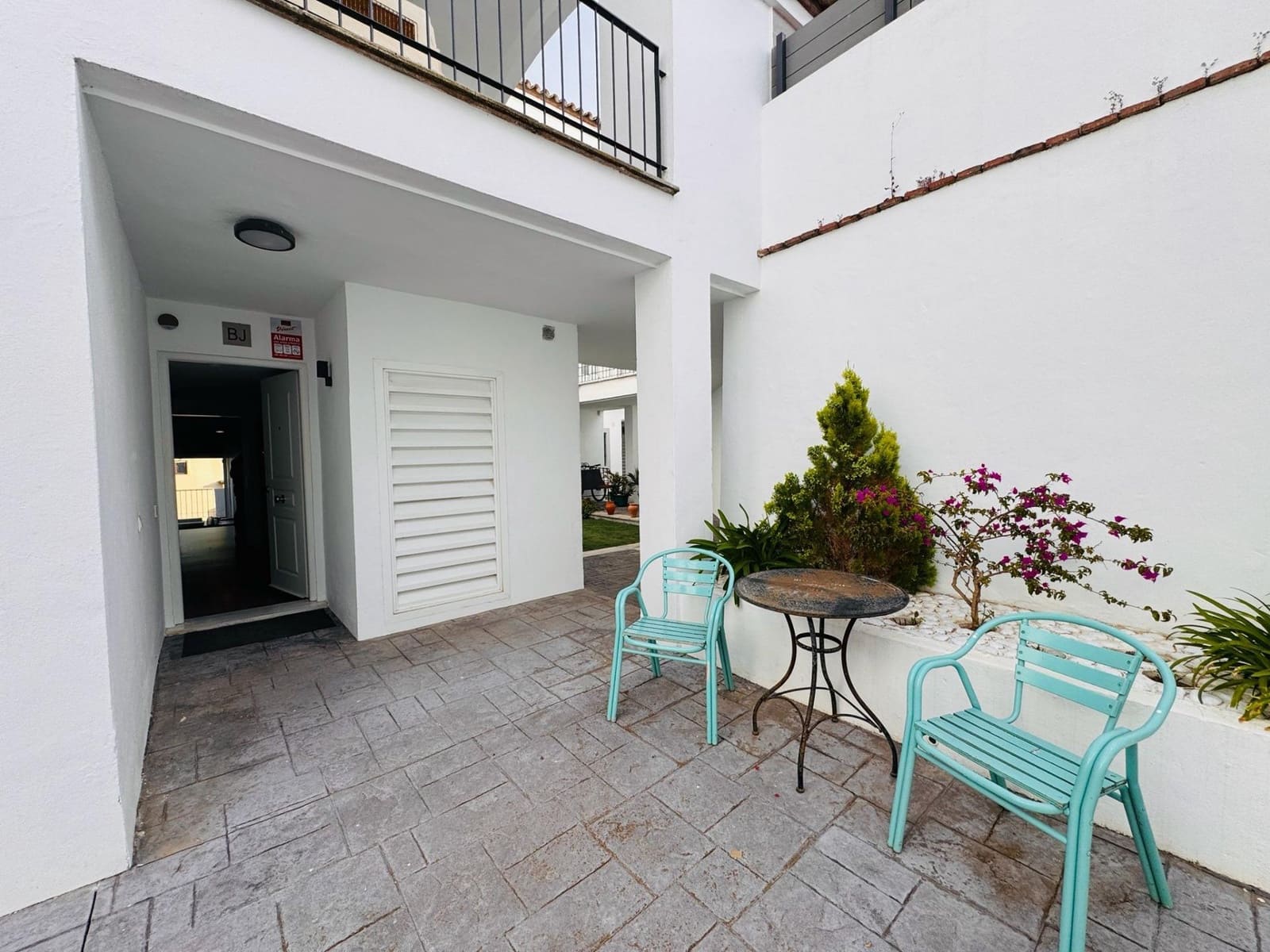 2 bedroom Apartment for sale in San Pedro de Alcantara with pool garage - € 430,000 (Ref: 9860308)