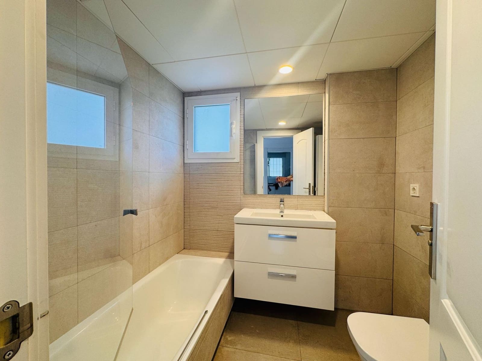 2 bedroom Apartment for sale in San Pedro de Alcantara with pool garage - € 430,000 (Ref: 9860308)