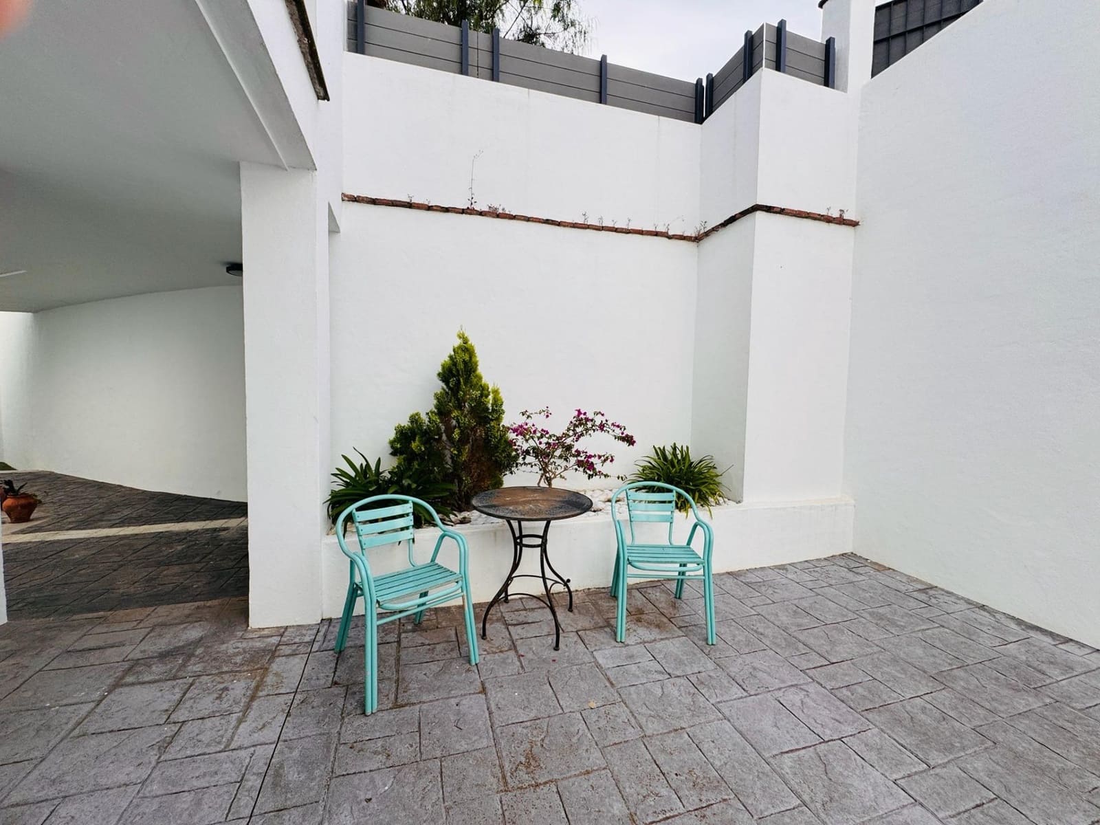 2 bedroom Apartment for sale in San Pedro de Alcantara with pool garage - € 430,000 (Ref: 9860308)