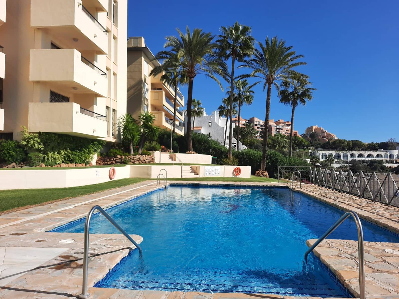 2 camera da letto Appartamento da affittare in Estepona con piscina garage - 1.500 € (Rif: 9876697)