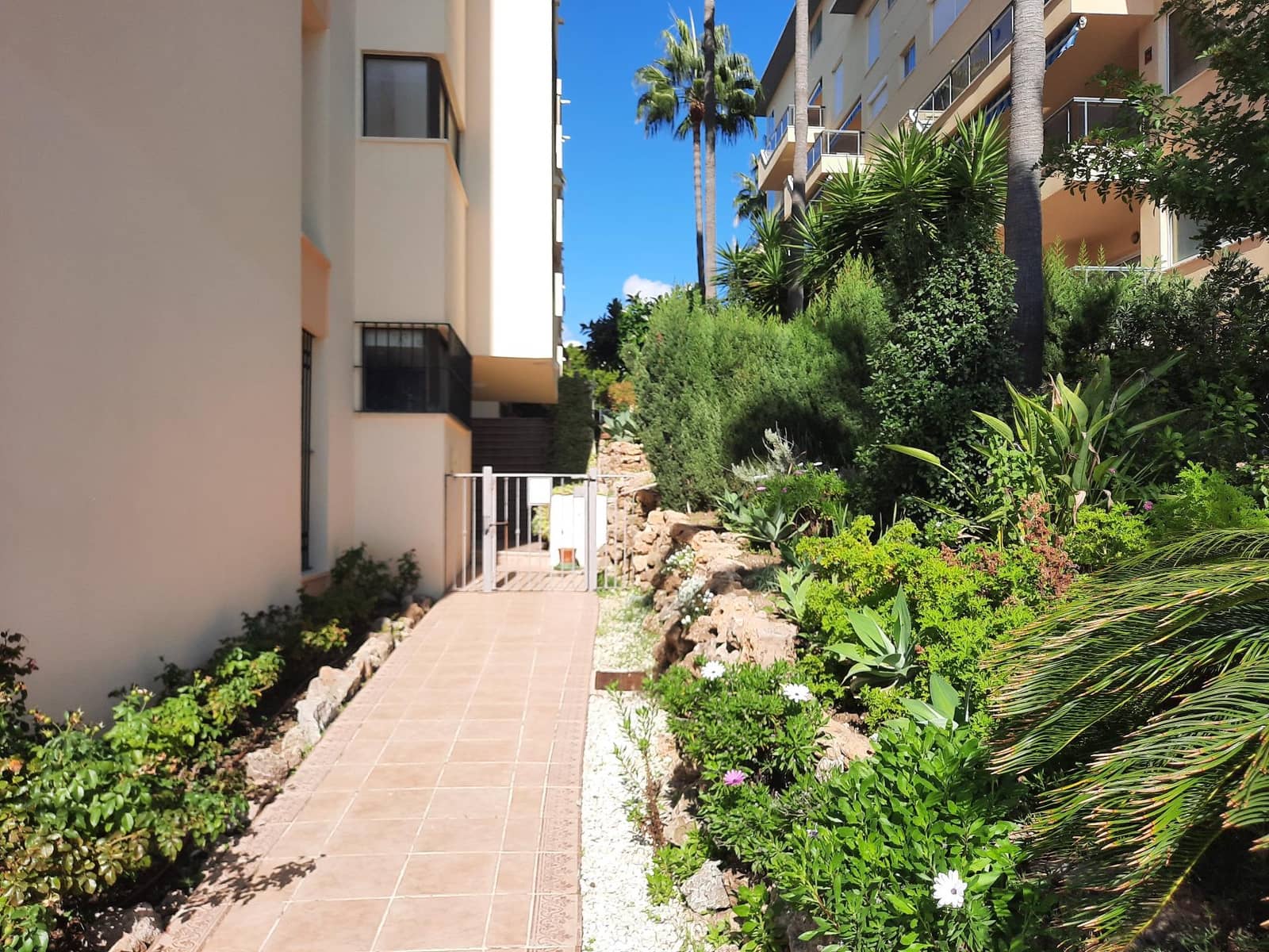 2 camera da letto Appartamento da affittare in Estepona con piscina garage - 1.500 € (Rif: 9876697)