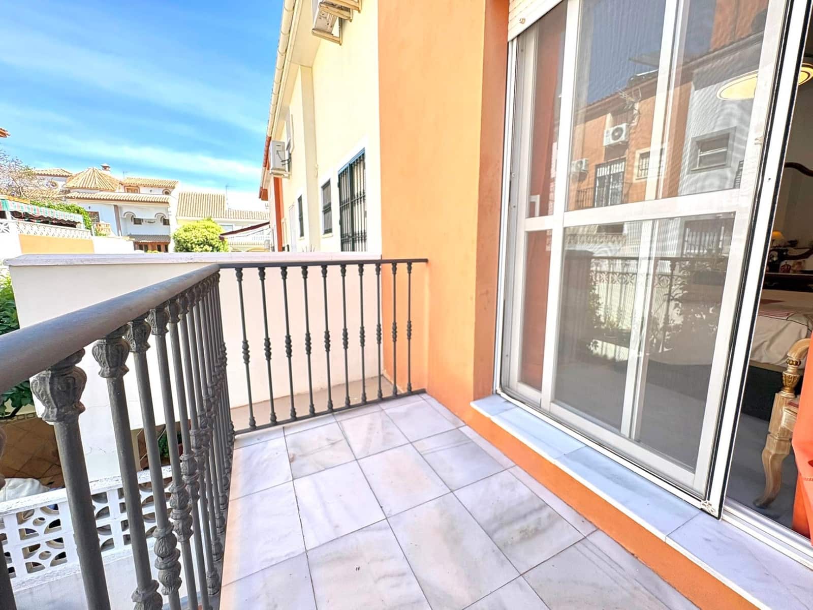 4 bedroom Terraced Villa for sale in San Pedro de Alcantara - € 560,000 (Ref: 9892577)