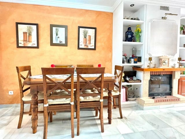 4 bedroom Terraced Villa for sale in San Pedro de Alcantara, Marbella - € 560,000 (Ref: 9892577)
