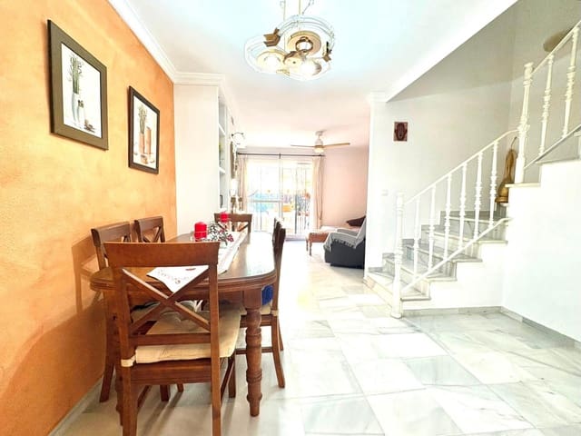 4 bedroom Terraced Villa for sale in San Pedro de Alcantara, Marbella - € 560,000 (Ref: 9892577)