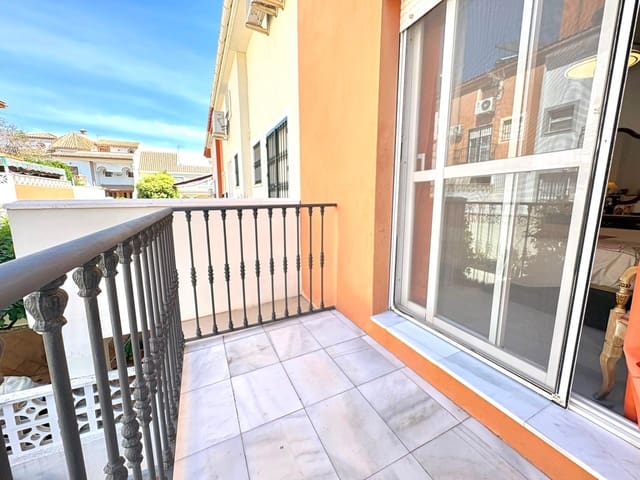 4 bedroom Terraced Villa for sale in San Pedro de Alcantara, Marbella - € 560,000 (Ref: 9892577)