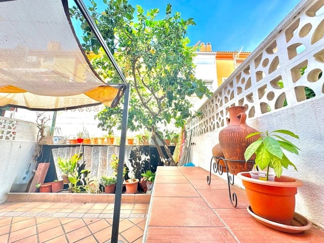 4 bedroom Terraced Villa for sale in San Pedro de Alcantara, Marbella - € 560,000 (Ref: 9892577)