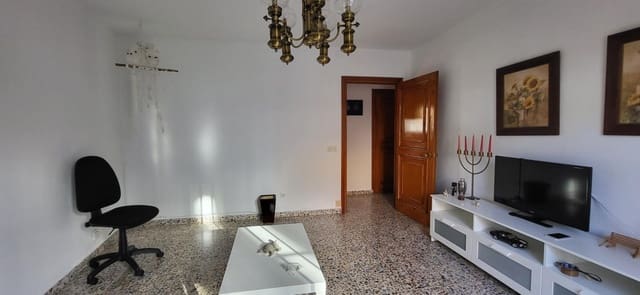 3 bedroom Flat for sale in San Pedro de Alcantara, Marbella - € 255,000 (Ref: 9911270)