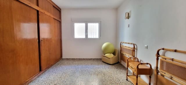3 bedroom Flat for sale in San Pedro de Alcantara, Marbella - € 255,000 (Ref: 9911270)