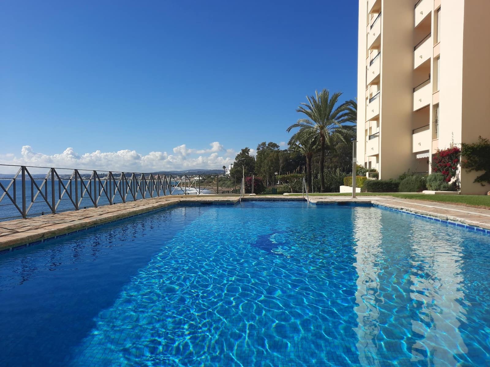 2 chambre Appartement à vendre à Estepona avec piscine - 470 000 € (Ref: 9929588)