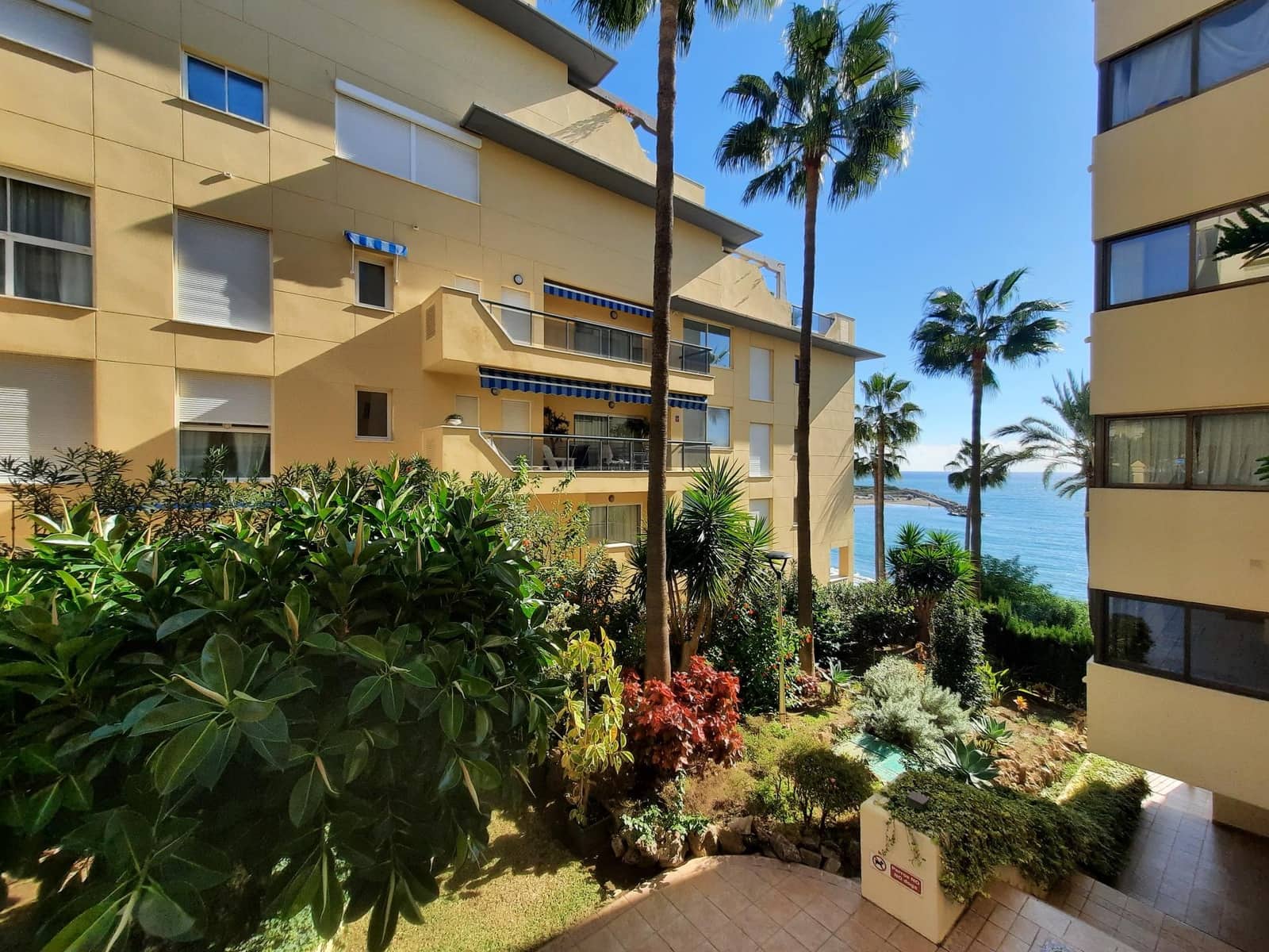 2 chambre Appartement à vendre à Estepona avec piscine - 470 000 € (Ref: 9929588)