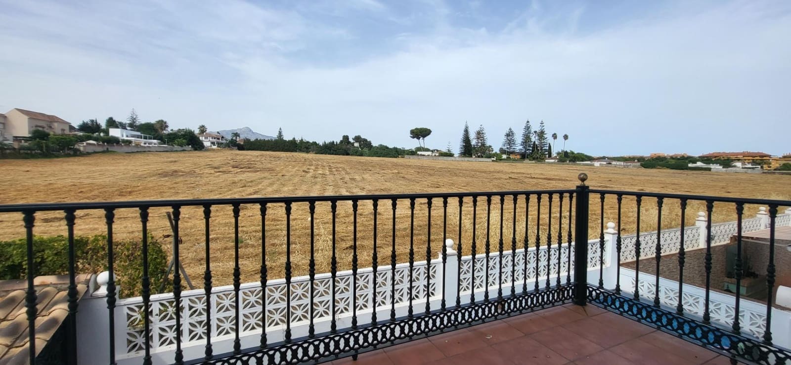 3 Zimmer Reihenhaus zu verkaufen in Guadalmina mit Garage - 730.000 € (Ref: 9930919)
