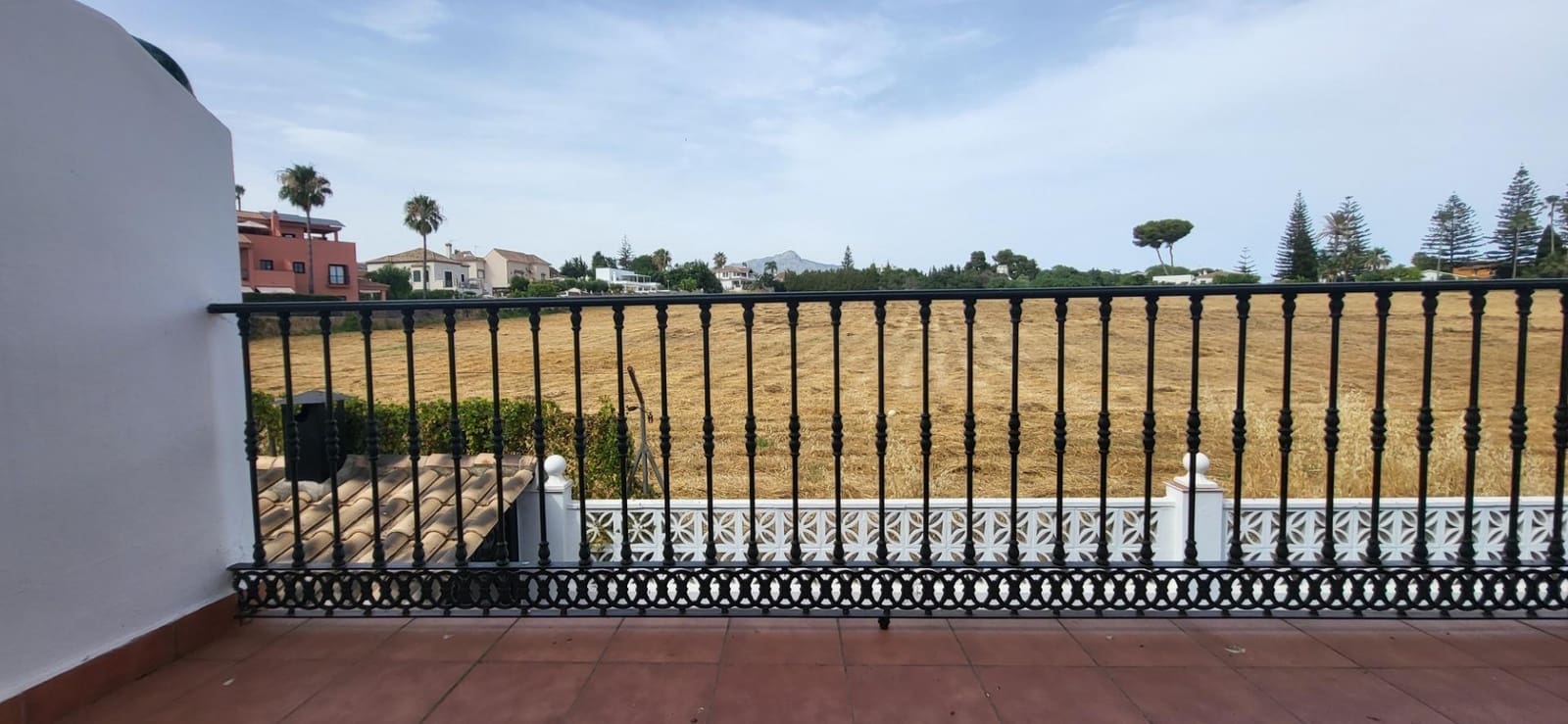 3 Zimmer Reihenhaus zu verkaufen in Guadalmina mit Garage - 730.000 € (Ref: 9930919)