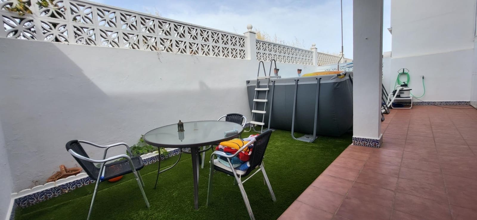 3 Zimmer Reihenhaus zu verkaufen in Guadalmina mit Garage - 730.000 € (Ref: 9930919)