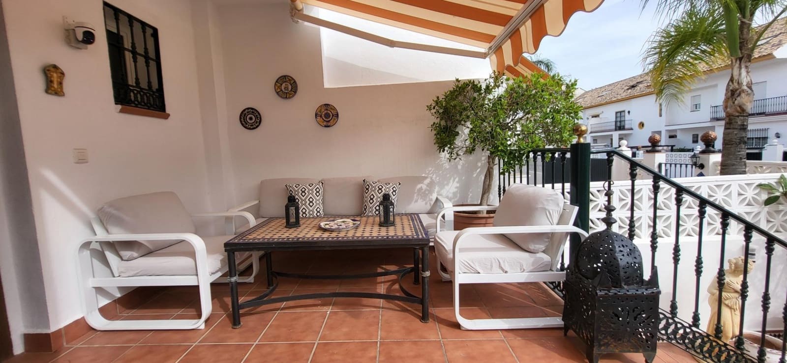 3 Zimmer Reihenhaus zu verkaufen in Guadalmina mit Garage - 730.000 € (Ref: 9930919)