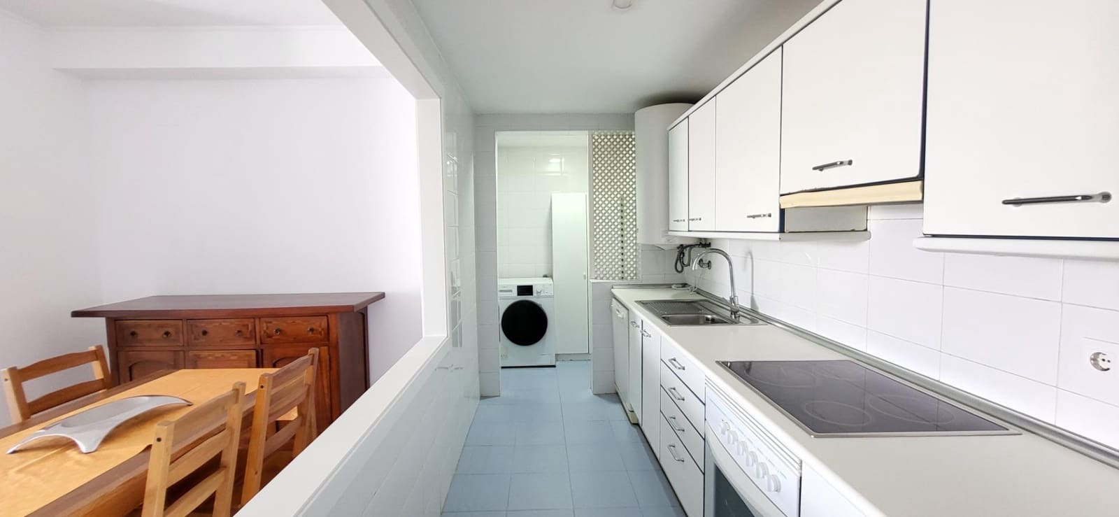 1 bedroom Apartment for rent in Marbella with pool - € 3,000 (Ref: 9930920)