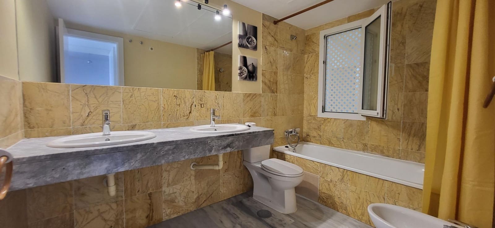 1 bedroom Apartment for rent in Marbella with pool - € 3,000 (Ref: 9930920)