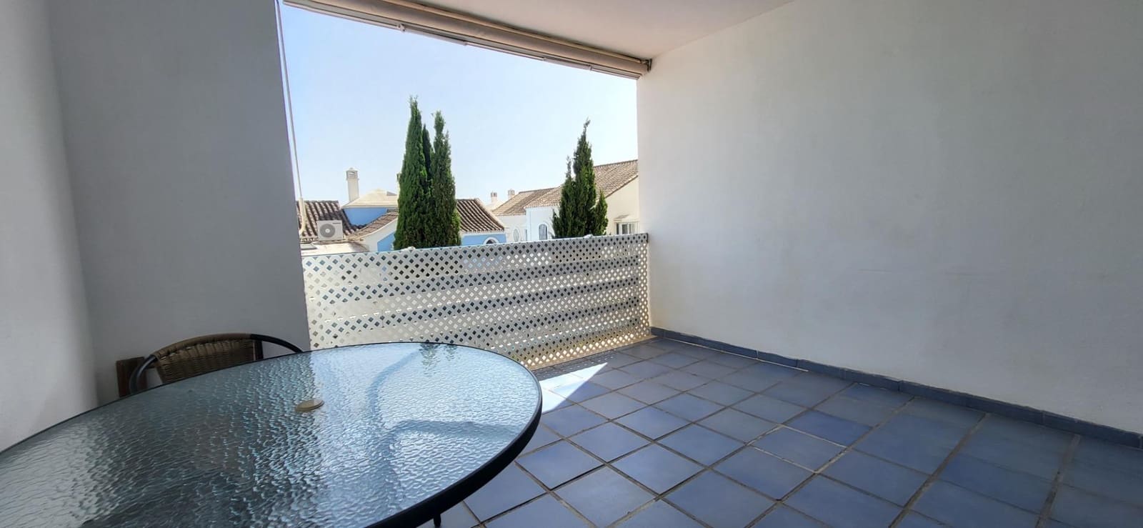 1 bedroom Apartment for rent in Marbella with pool - € 3,000 (Ref: 9930920)