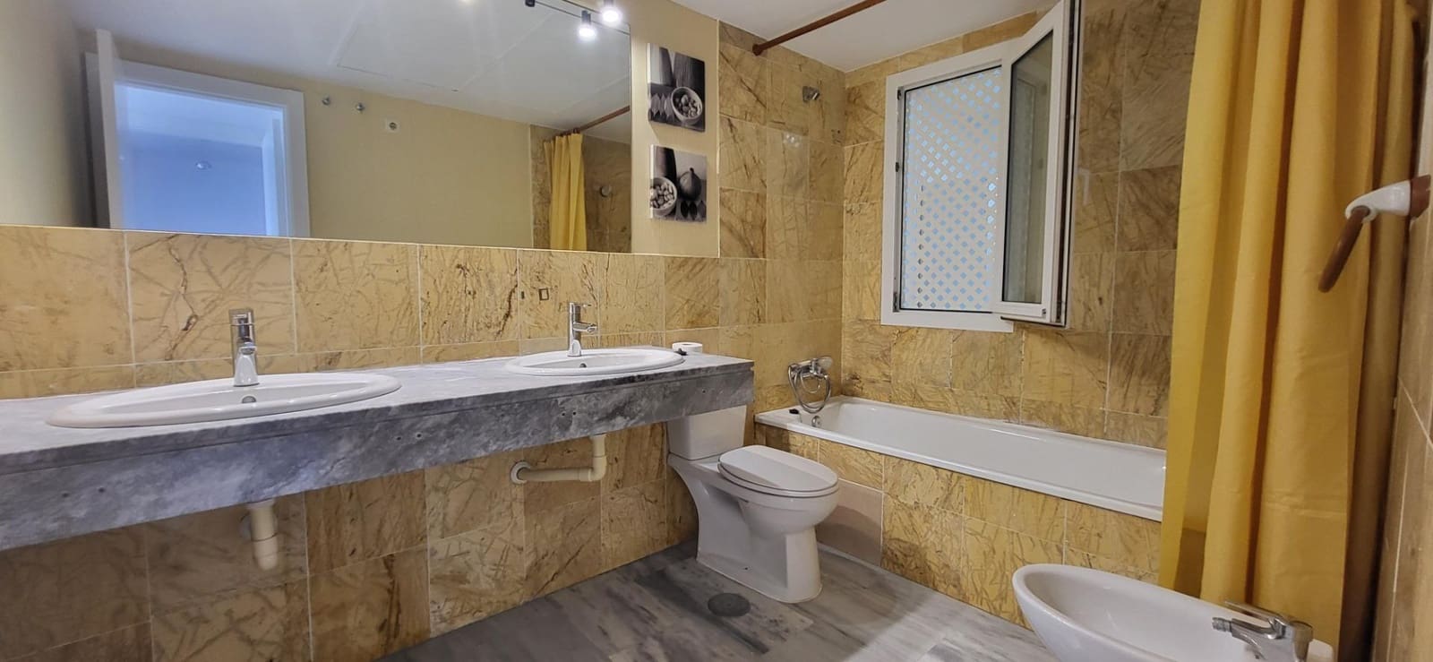 1 bedroom Apartment for rent in Marbella with pool - € 3,000 (Ref: 9930920)