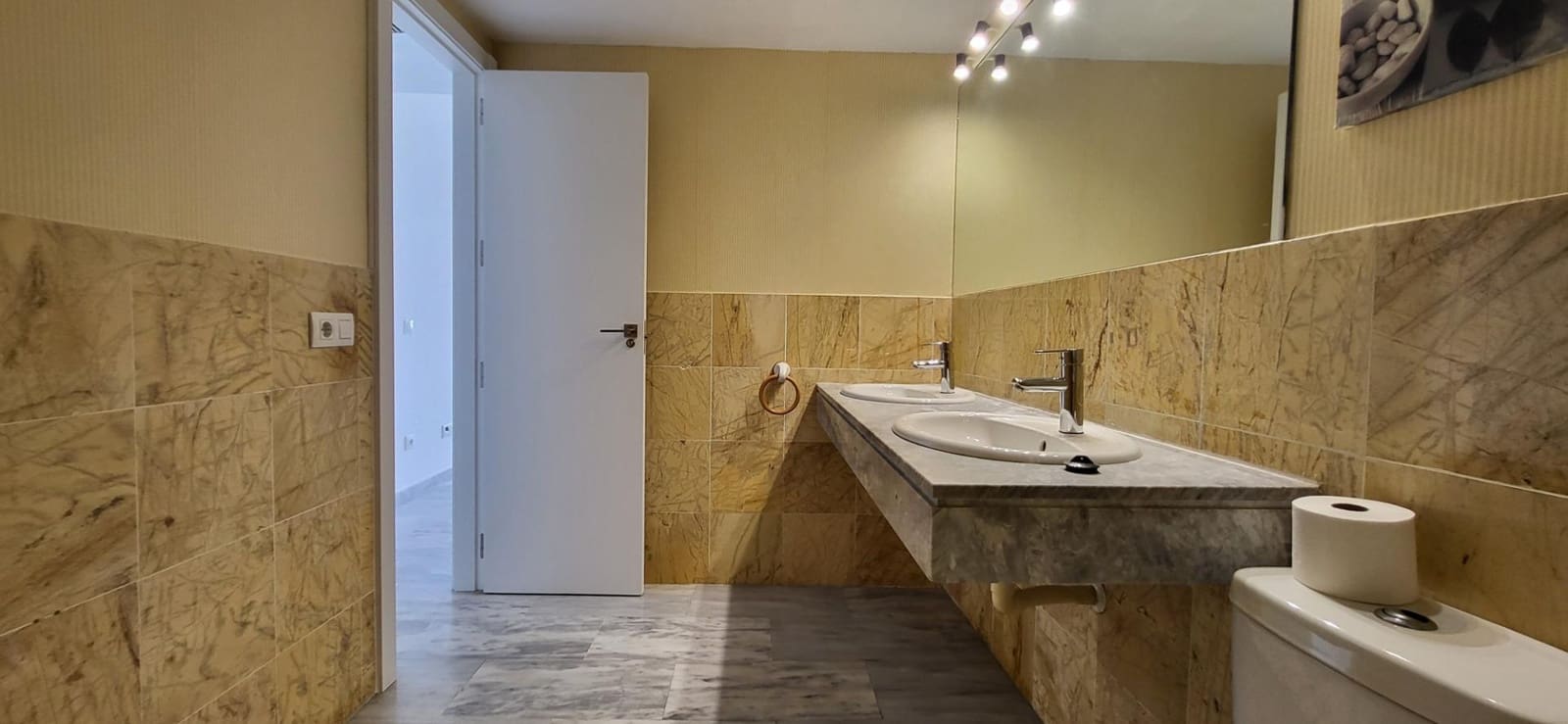 1 bedroom Apartment for rent in Marbella with pool - € 3,000 (Ref: 9930920)