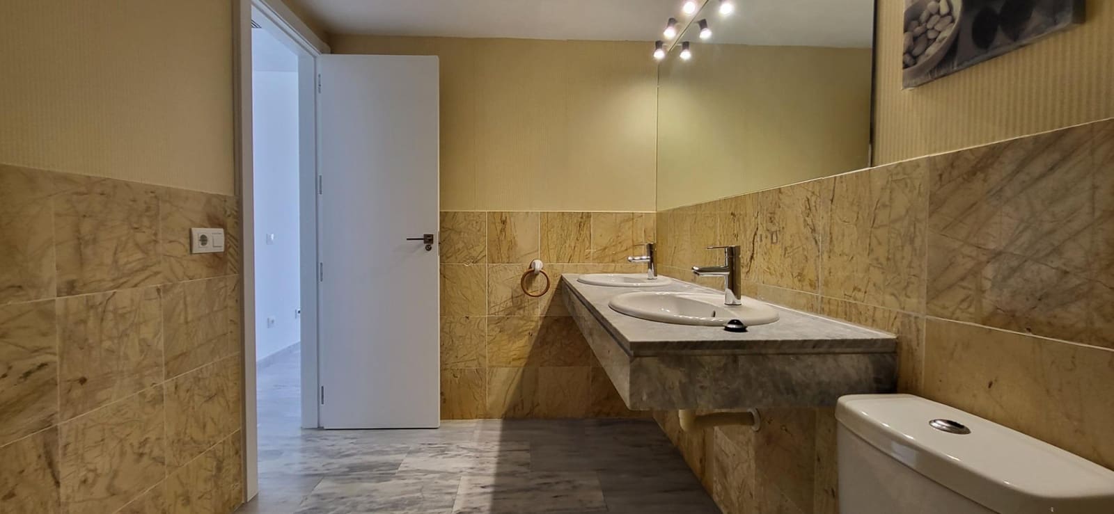 1 bedroom Apartment for rent in Marbella with pool - € 3,000 (Ref: 9930920)