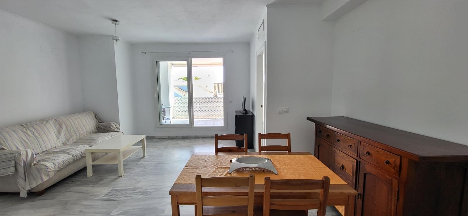 1 bedroom Apartment for rent in Marbella with pool - € 3,000 (Ref: 9930920)