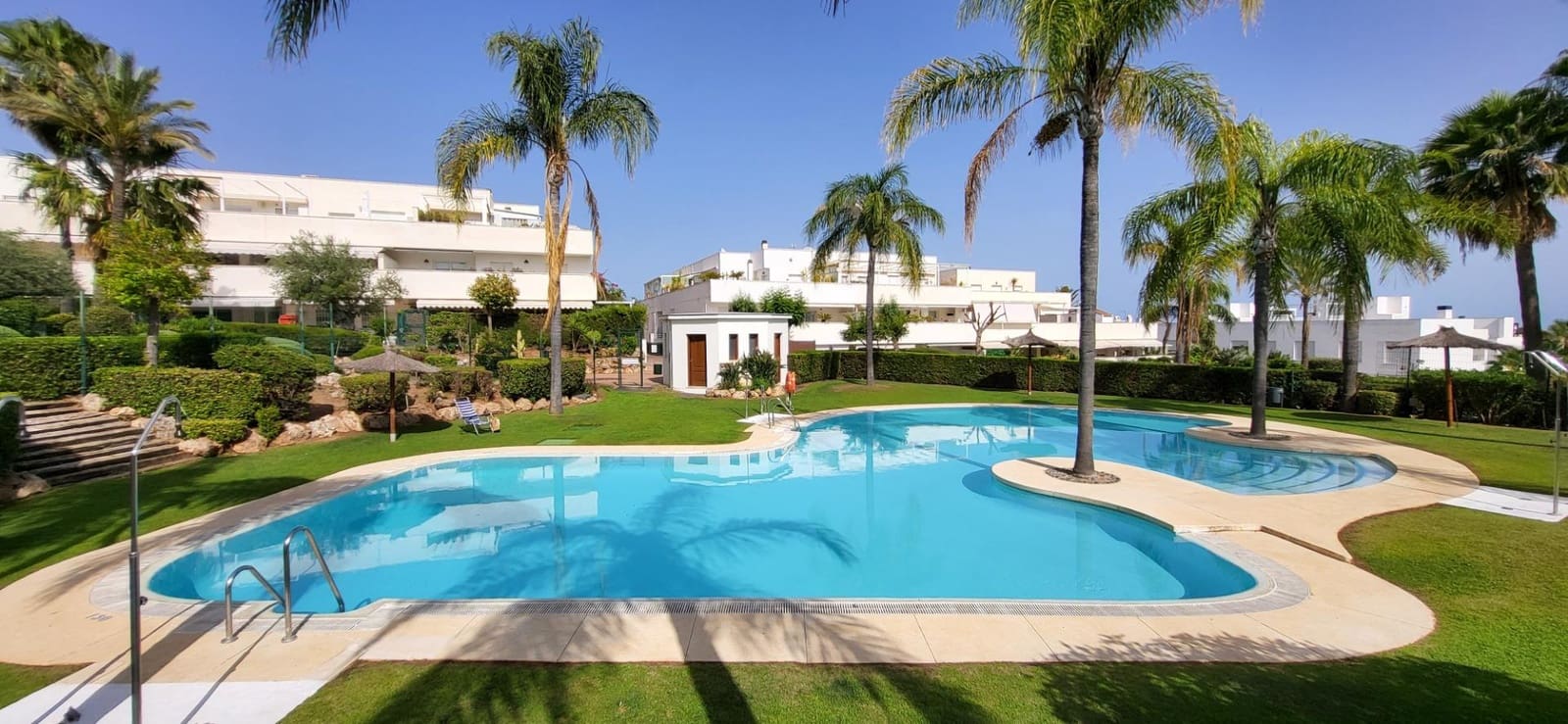 1 bedroom Apartment for rent in Marbella with pool - € 3,000 (Ref: 9930920)