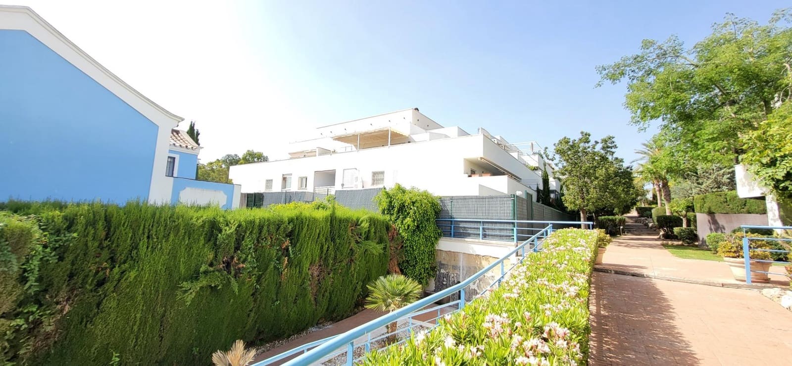 1 bedroom Apartment for rent in Marbella with pool - € 3,000 (Ref: 9930920)