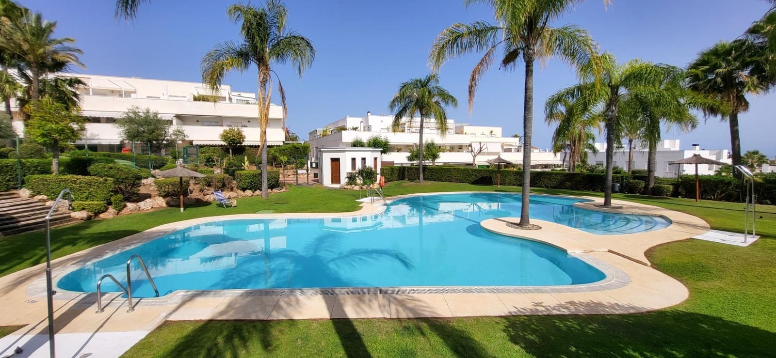1 bedroom Apartment for rent in Marbella with pool - € 3,000 (Ref: 9930920)