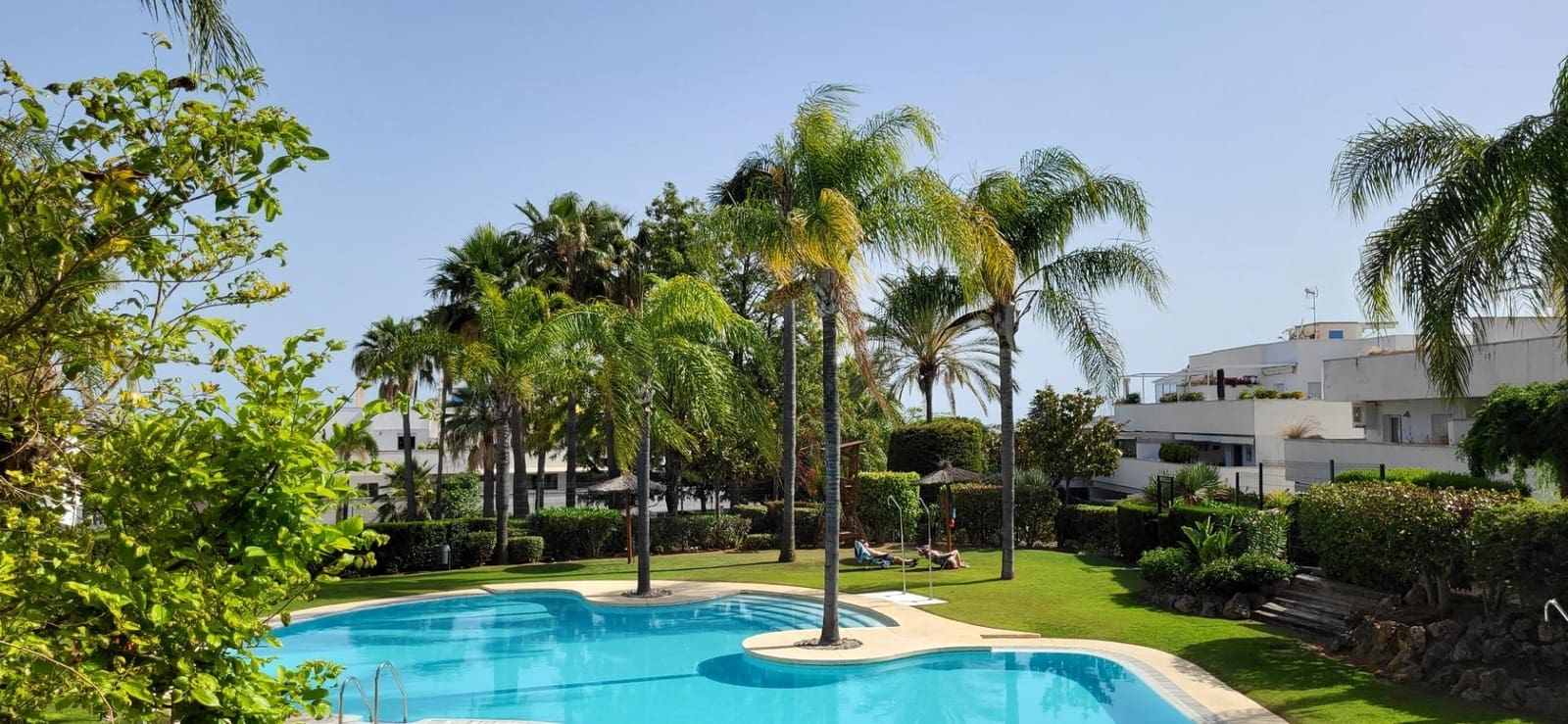 1 bedroom Apartment for rent in Marbella with pool - € 3,000 (Ref: 9930920)