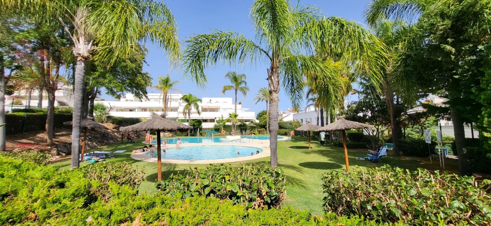 1 bedroom Apartment for rent in Marbella with pool - € 3,000 (Ref: 9930920)