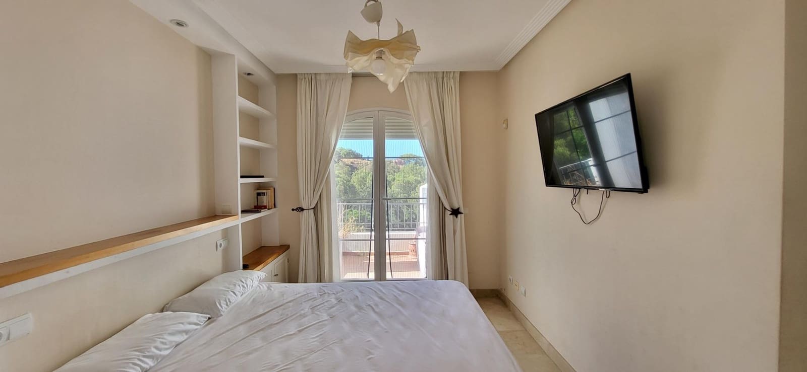 3 bedroom Apartment for sale in Benahavis with pool garage - € 585,000 (Ref: 9930921)