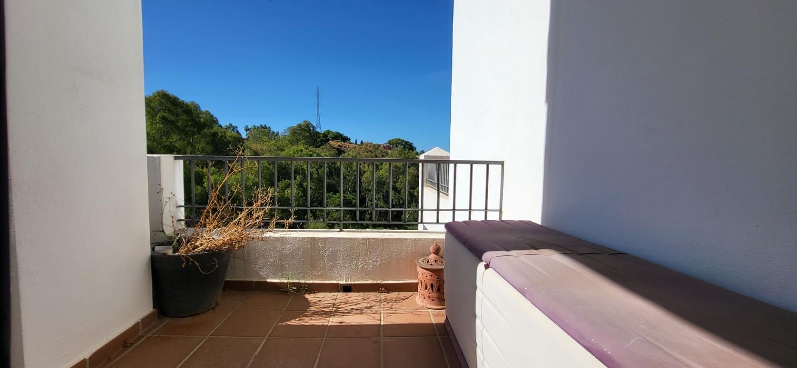 3 bedroom Apartment for sale in Benahavis with pool garage - € 585,000 (Ref: 9930921)